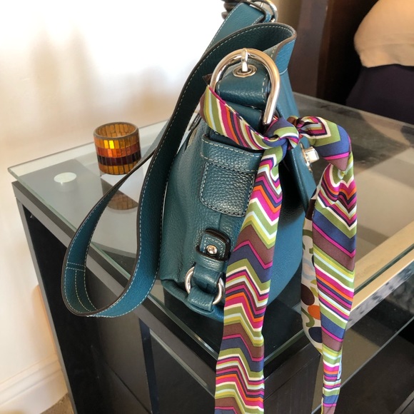 Beautiful Coach Pebble Leather Shoulder Bag - Picture 3 of 9